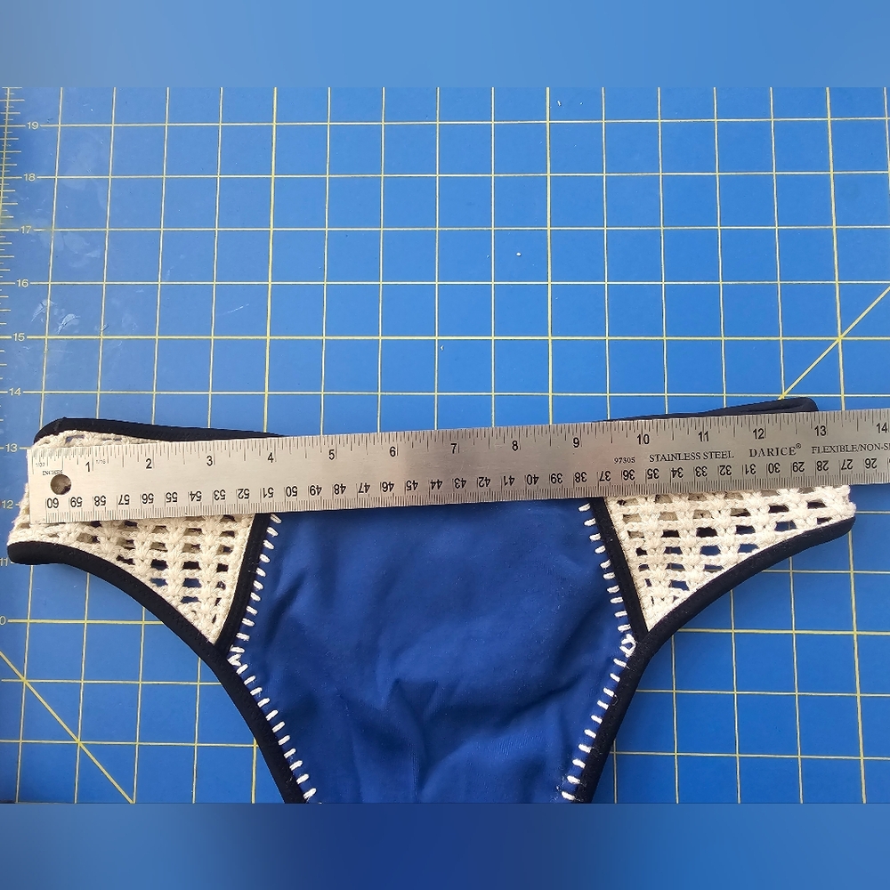 Victoria's Secret Crochet Bikini Bottom, Size XS - Picture 4 of 5